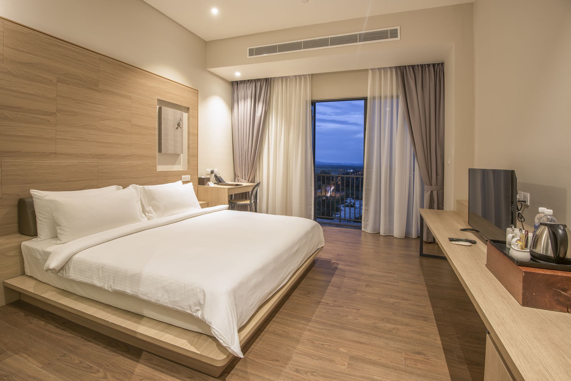 Jinhold Hotel & Serviced Apartment Мірі Екстер'єр фото